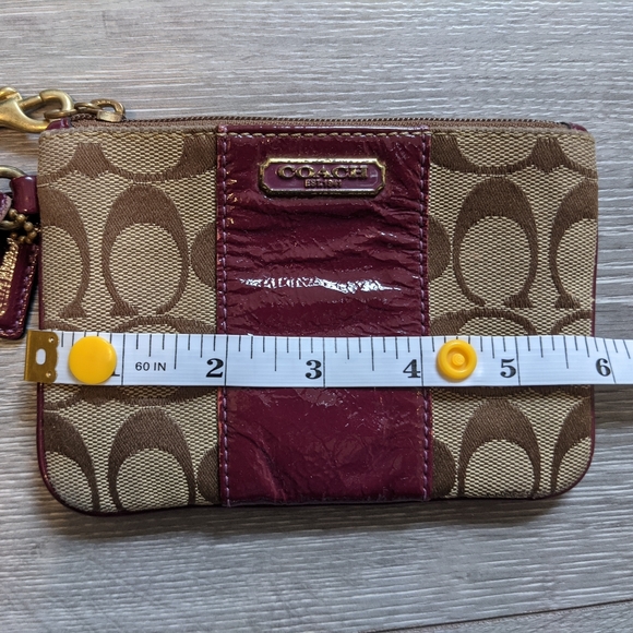 Coach Small Colorblock Wristlet - Picture 4 of 4